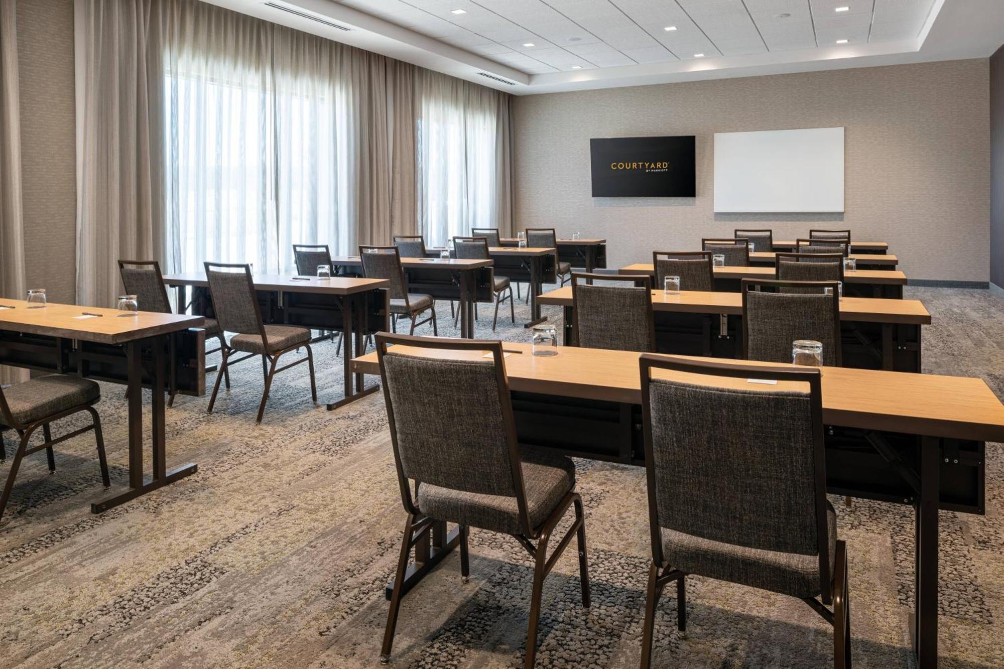 Courtyard By Marriott Petaluma Sonoma County 호텔 외부 사진