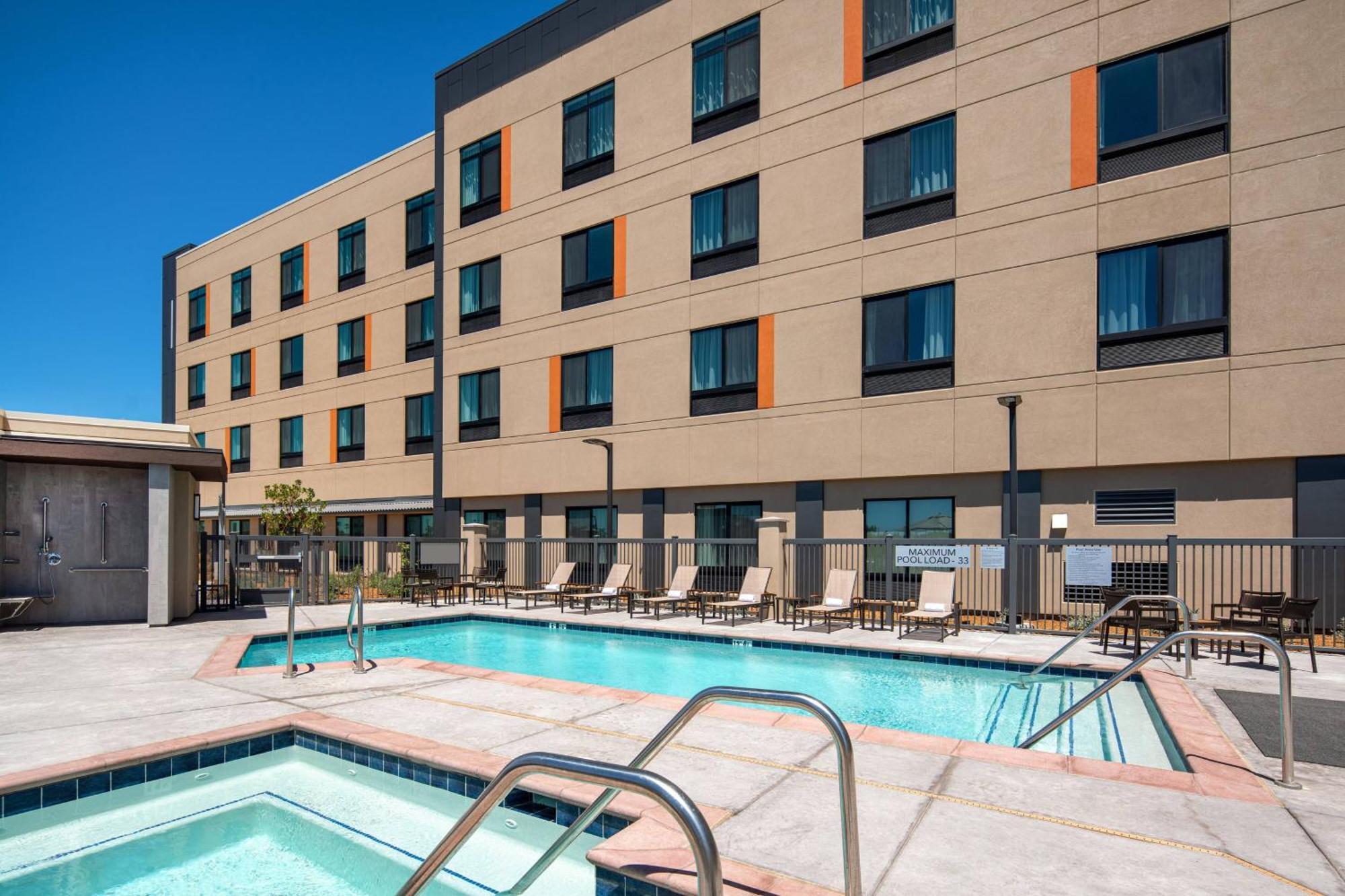 Courtyard By Marriott Petaluma Sonoma County 호텔 외부 사진